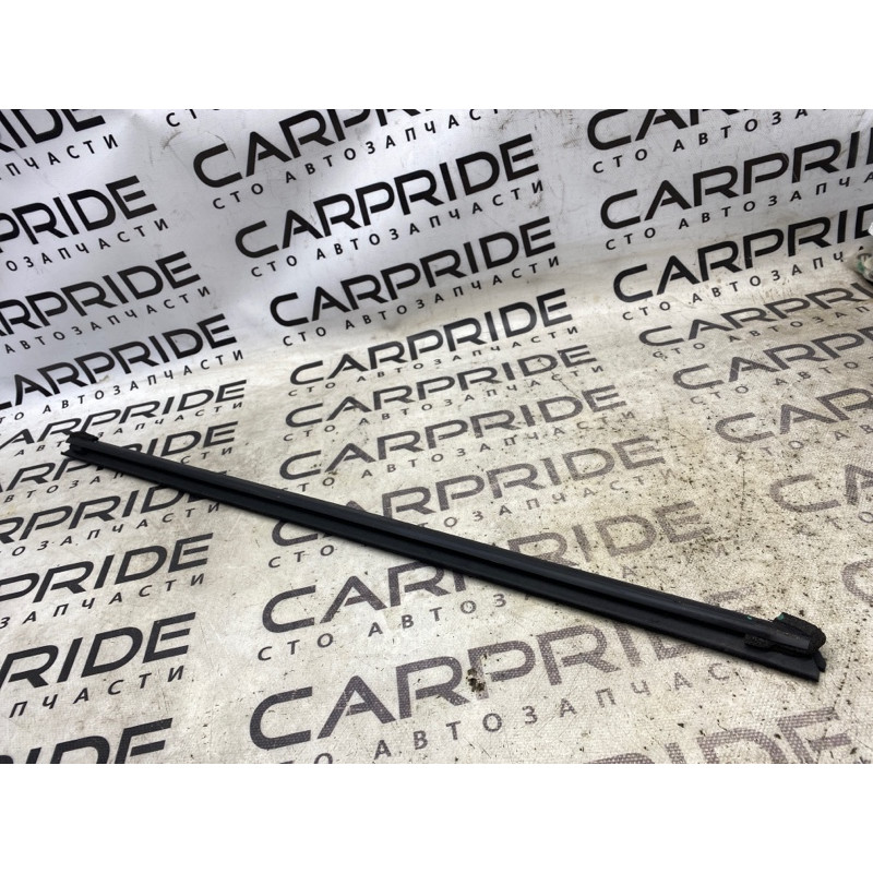 Молдинг стекла внутренний (наружные элементы кузова) FORD Focus MK3 2012 2.0 CV6Z5821456A