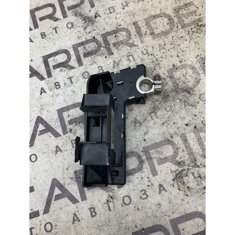 Клемма (электрика) Audi Q5 8R 2014 kb8j4590