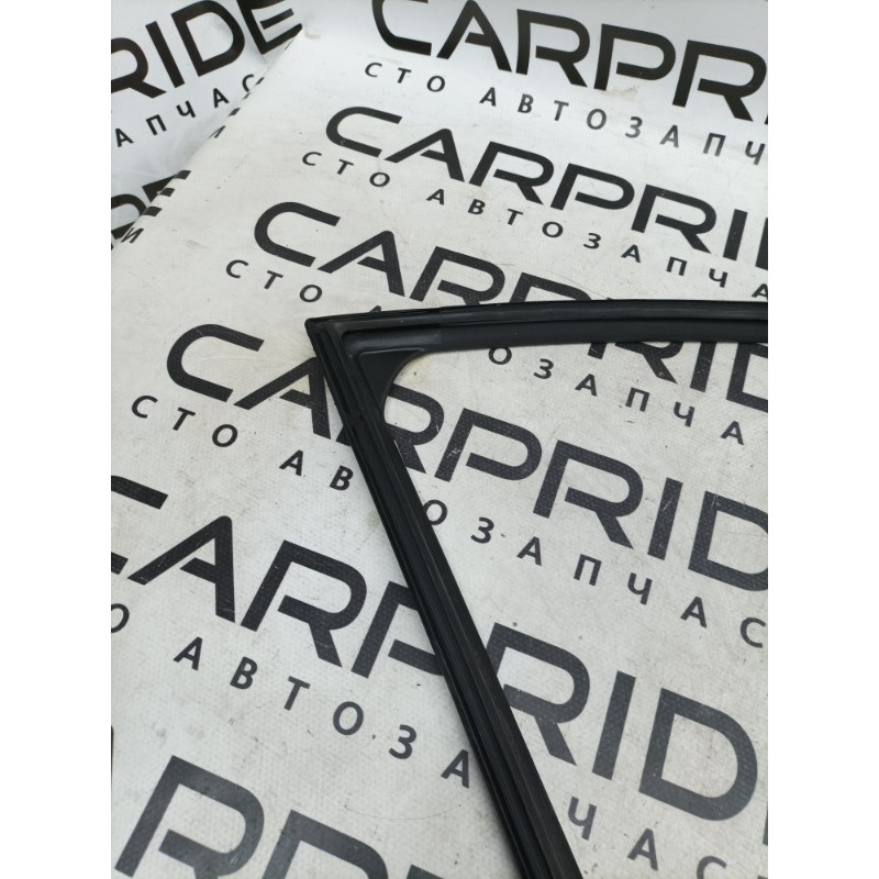 Внутрішній молдинг скла (зовнішні елементи кузова) Subaru Forester SJ 2016 2.5 63527SG100