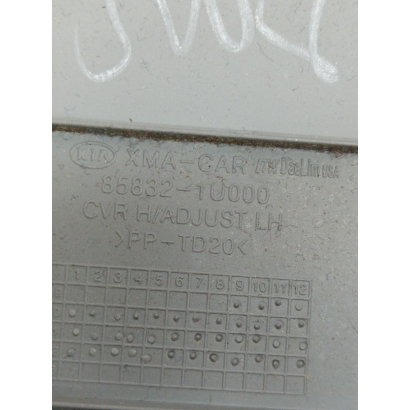 Обшивка Стойки (салон) KIA Sorento UM 2013 2.4 858301u000h9