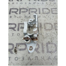 Петля двери