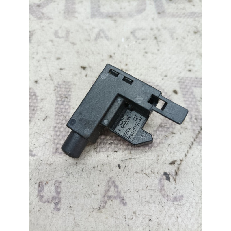 Концевик педали тормоза (электрика / датчики) FORD ESCAPE MK3 2014 1.6 bv6115852aa