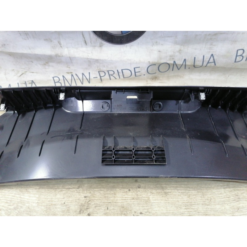 Накладка замка кришки багажника (салон) FORD Focus MK3 2013 2.0 Bm51f40352adw
