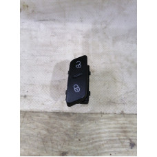 Кнопка блокировки центрального замка