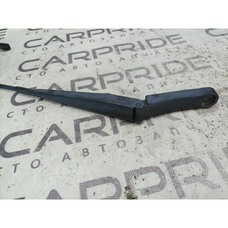 важіль щітки склоочисника (кузов і елементи) Volkswagen Passat B7 2014 1.8 561955410B