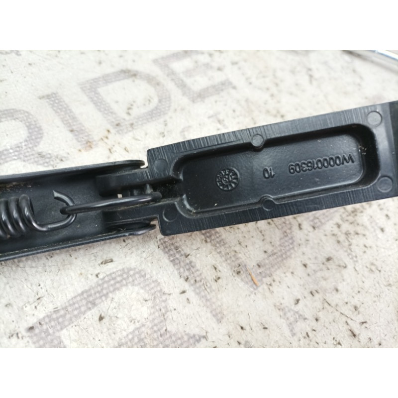 важіль щітки склоочисника (кузов і елементи) Volkswagen Passat B7 2014 1.8 561955410B