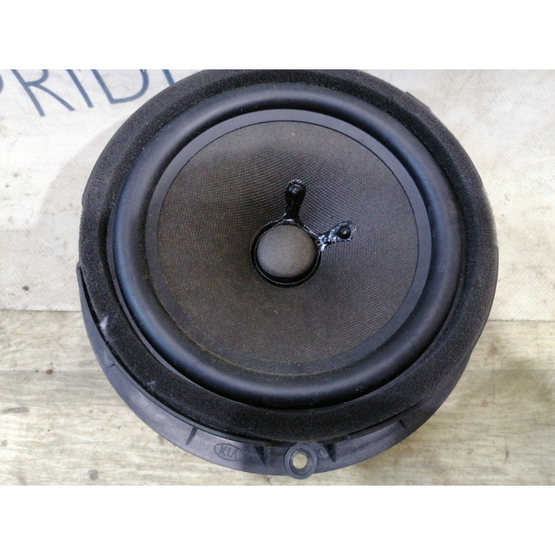 Динамик (электрика) KIA Sorento UM 2013 2.4 963302p801