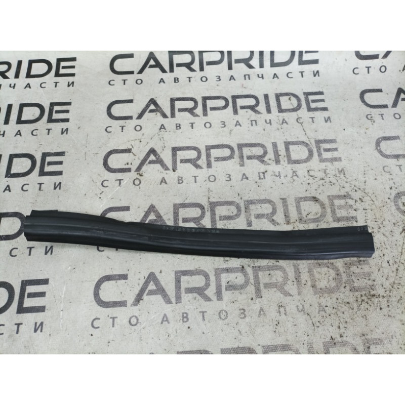 Уплотнитель капота (кузов и элементы) Mercedes-Benz C-class W203 2007 3.0 a2036284198