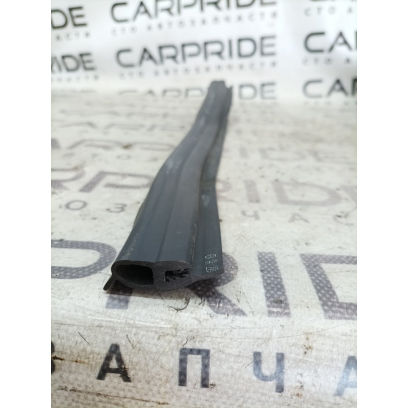 Уплотнитель капота (кузов и элементы) Mercedes-Benz C-class W203 2007 3.0 a2036284198