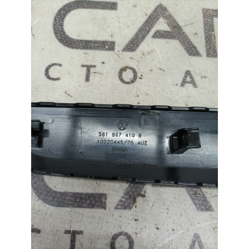 Декоративна накладка карти дверей (салон) Volkswagen Passat B7 2014 1.8 561867410b