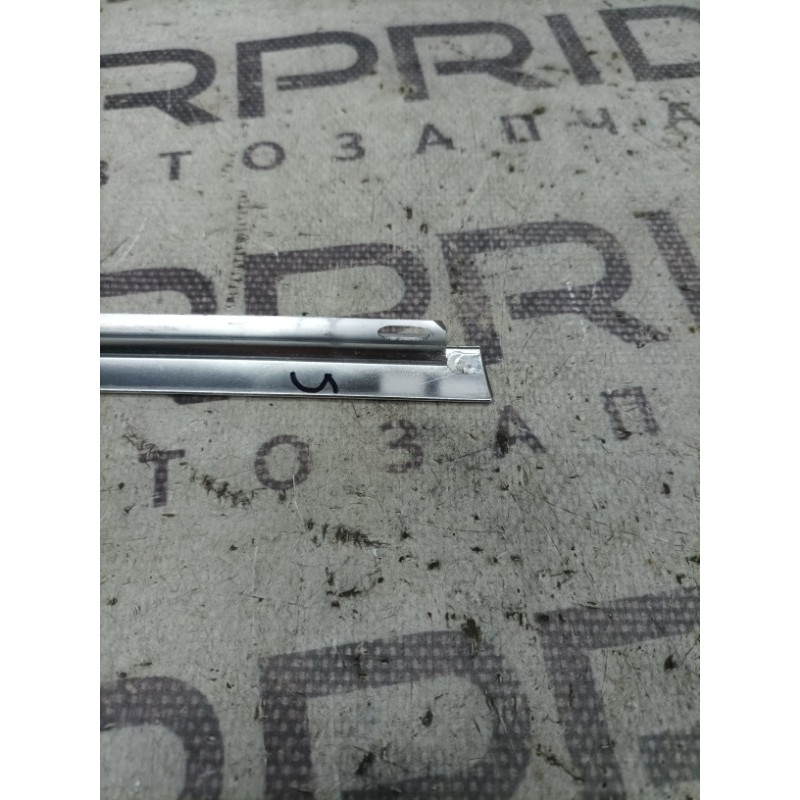 Молдинг двери внешний (кузов и элементы) Volkswagen Passat B7 2014 1.8 561839643a