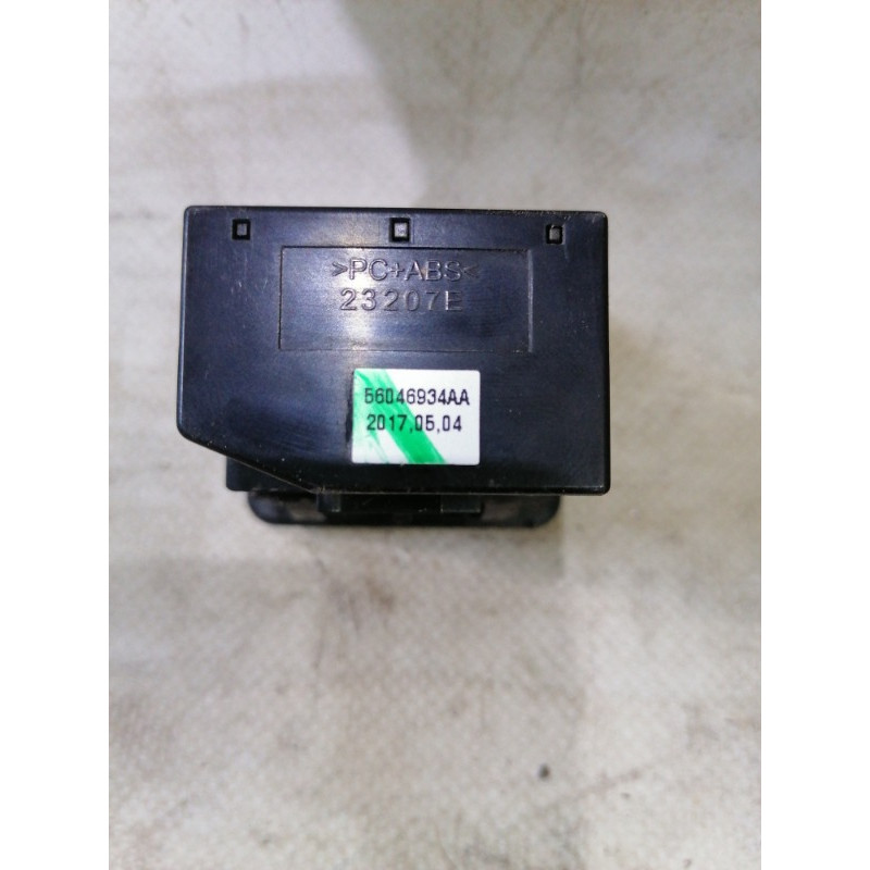 Розетка (электрика) Jeep Compass MP 2018 2.4 56046934aa