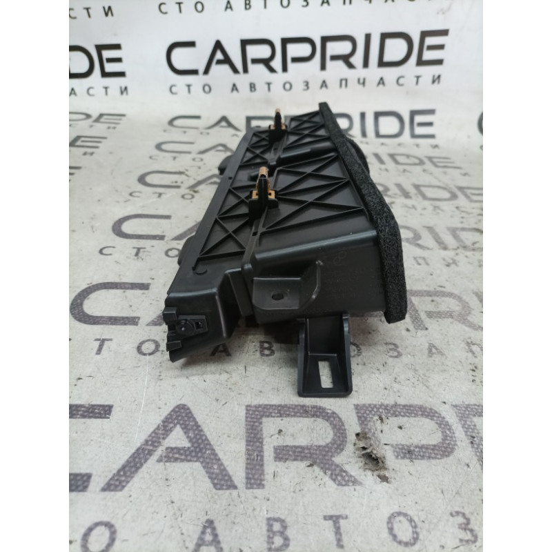 Дефлектор повітроводу (салон) Cadillac Xt5 1 2016 3.6 84095203