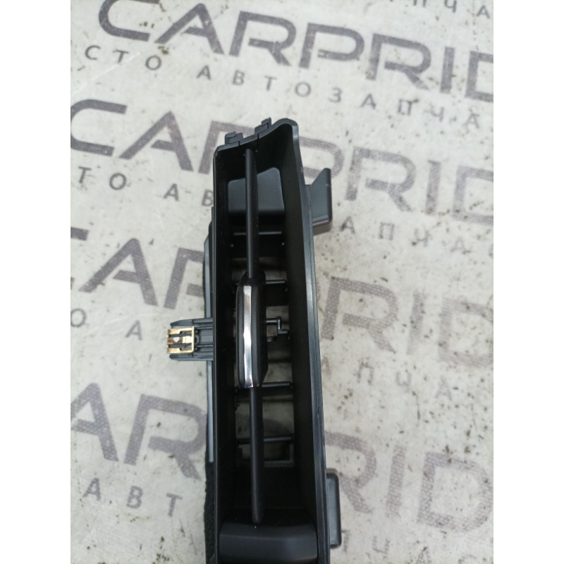 Дефлектор повітроводу (салон) Cadillac Xt5 1 2016 3.6 84095203