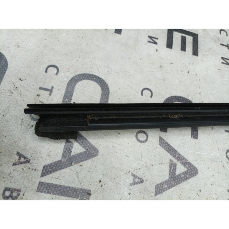 Молдинг стекла внутренний (наружные элементы кузова) FORD Focus MK3 2012 2.0 CV6Z-5825860-A