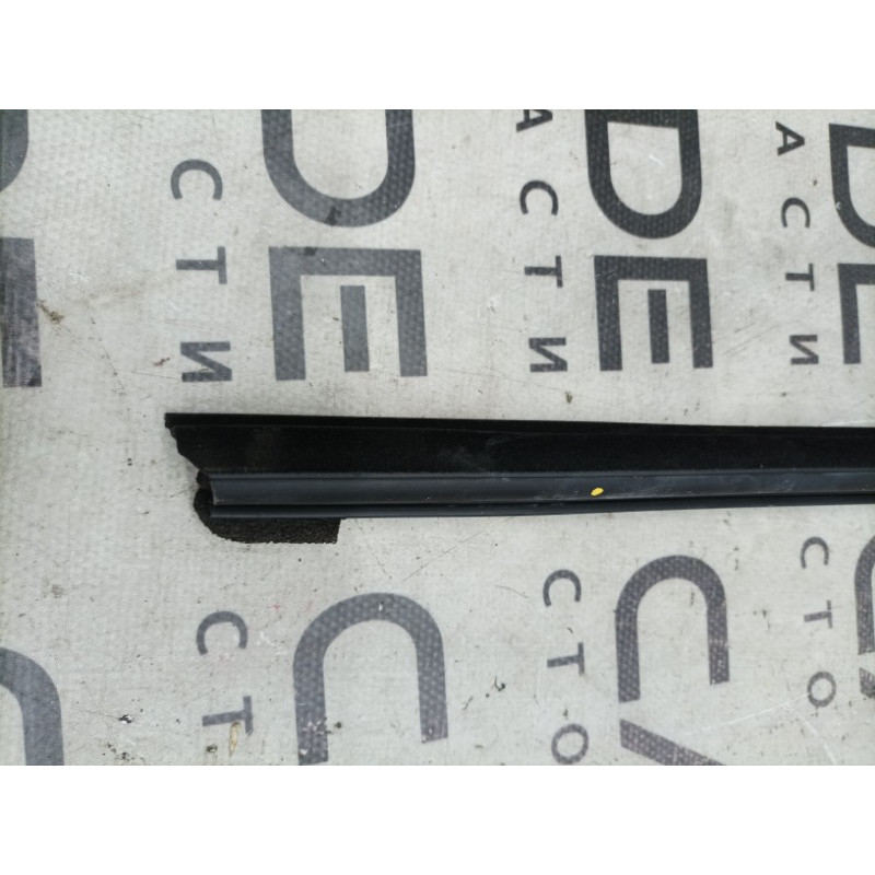 Молдинг стекла внутренний (наружные элементы кузова) FORD Focus MK3 2012 2.0 CV6Z-5825860-A