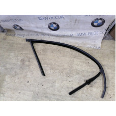 Уплотнитель стекла двери