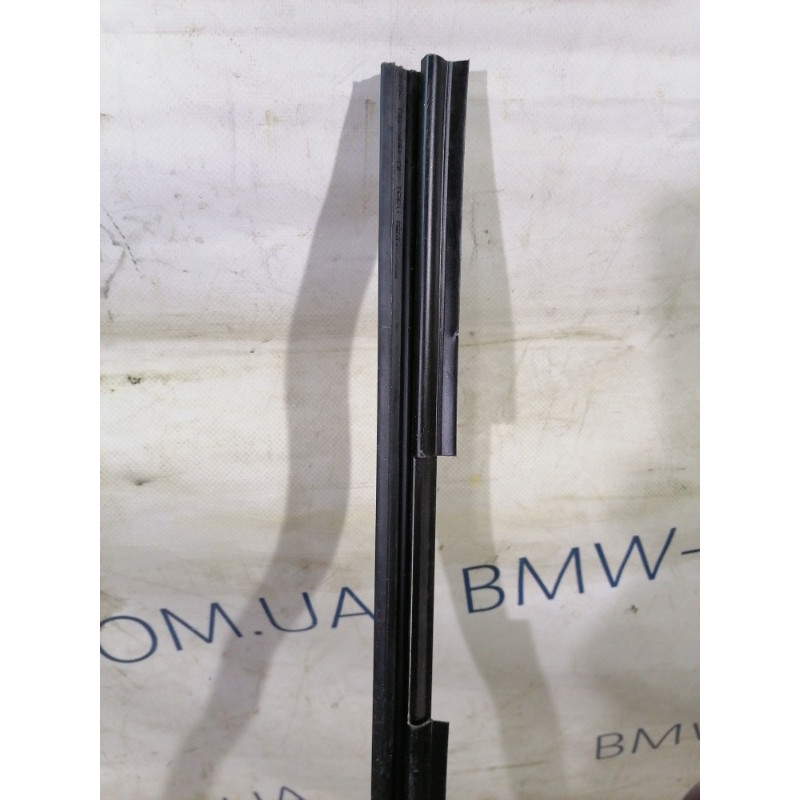 Молдинг стекла внутренний (наружные элементы кузова) Volkswagen Golf 1K 2.5 1k3837471e