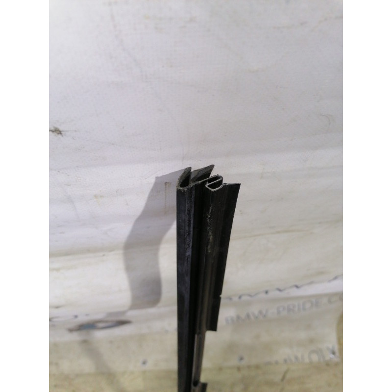 Молдинг стекла внутренний (наружные элементы кузова) Volkswagen Golf 1K 2.5 1k3837471e