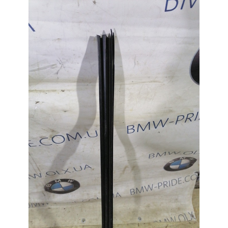 Молдинг стекла внутренний (наружные элементы кузова) Volkswagen Golf 1K 2.5 1k3837472d