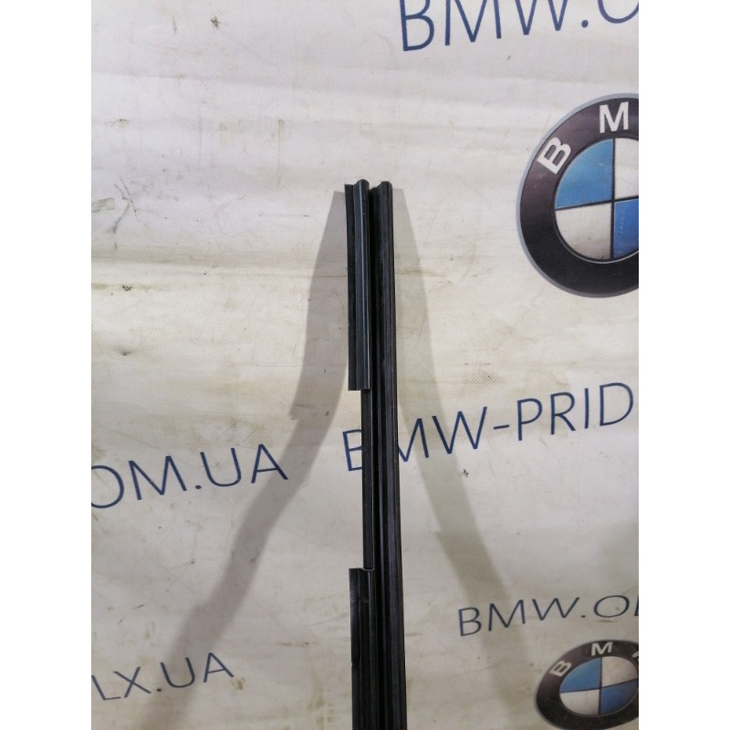 Молдинг стекла внутренний (наружные элементы кузова) Volkswagen Golf 1K 2.5 1k3837472d