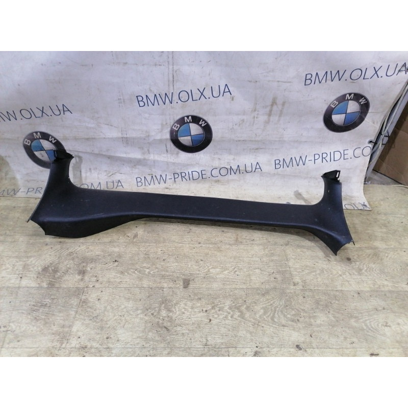 Обшивка крышки багажника (салон) Toyota Prius NHW20 6775147020C0