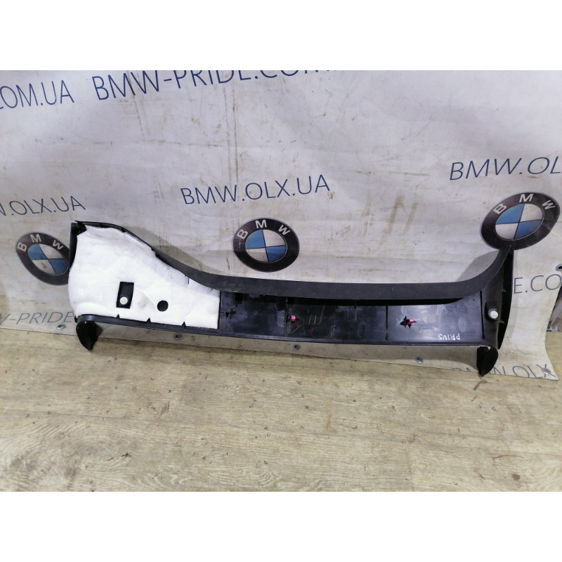 Обшивка крышки багажника (салон) Toyota Prius NHW20 6775147020C0