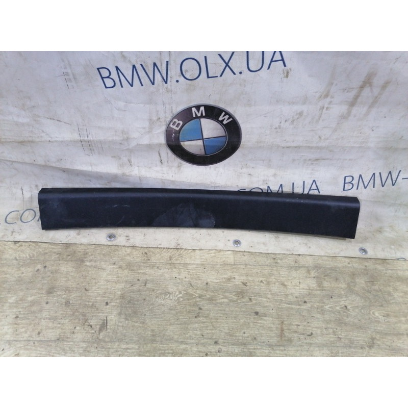 Обшивка крышки багажника (салон) Toyota Prius NHW20 6479047010C0