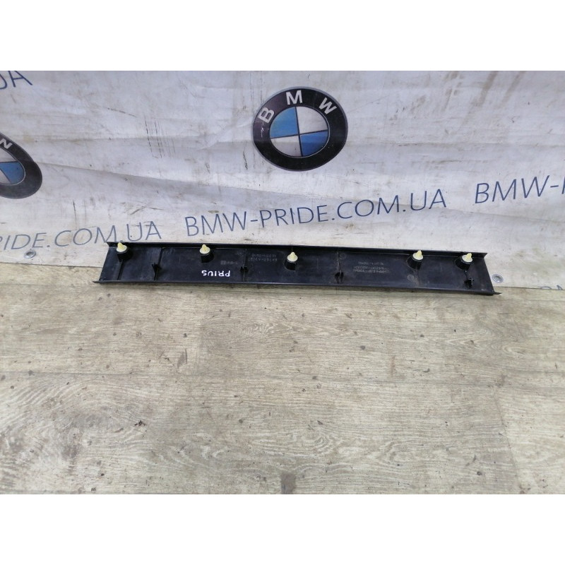 Обшивка крышки багажника (салон) Toyota Prius NHW20 6479047010C0
