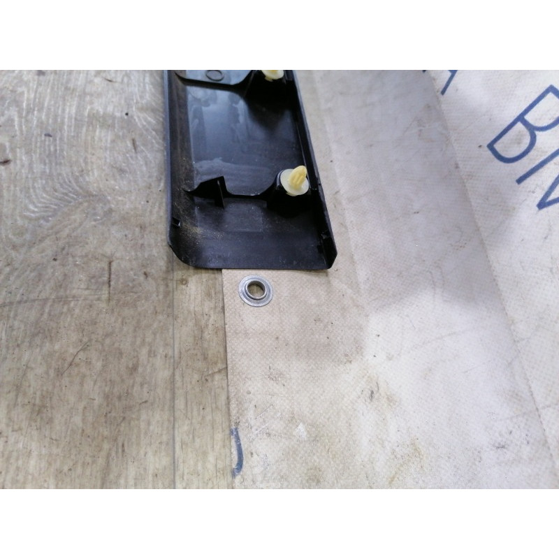 Обшивка крышки багажника (салон) Toyota Prius NHW20 6479047010C0