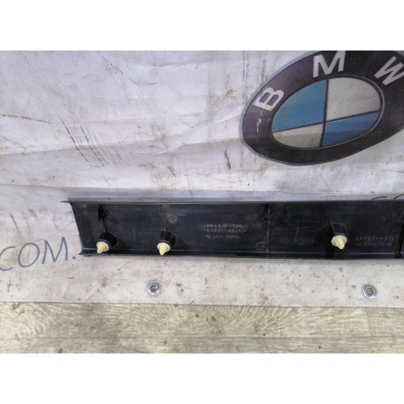 Обшивка крышки багажника (салон) Toyota Prius NHW20 6479047010C0