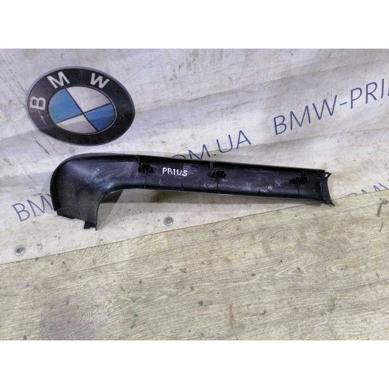 Обшивка крышки багажника (салон) Toyota Prius NHW20 6793747010C0