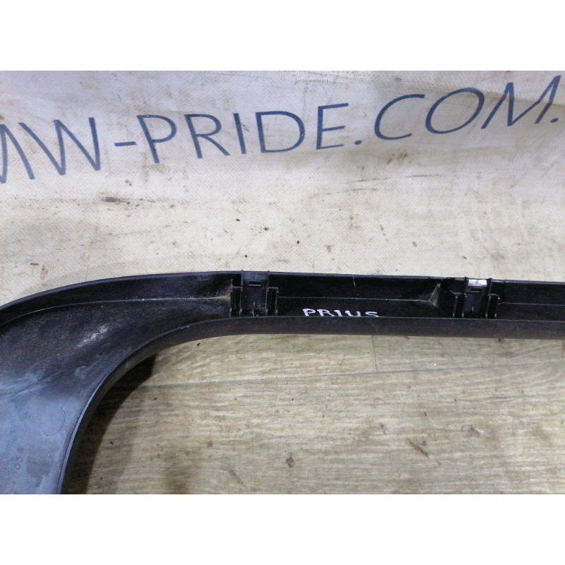 Обшивка крышки багажника (салон) Toyota Prius NHW20 6793747010C0