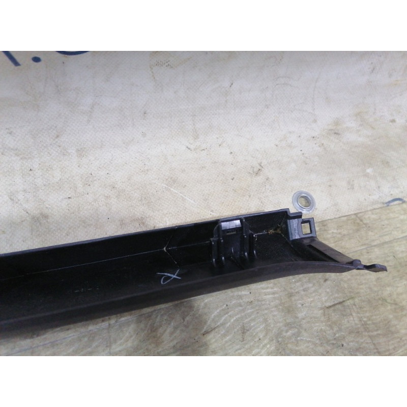 Обшивка крышки багажника (салон) Toyota Prius NHW20 6793747010C0