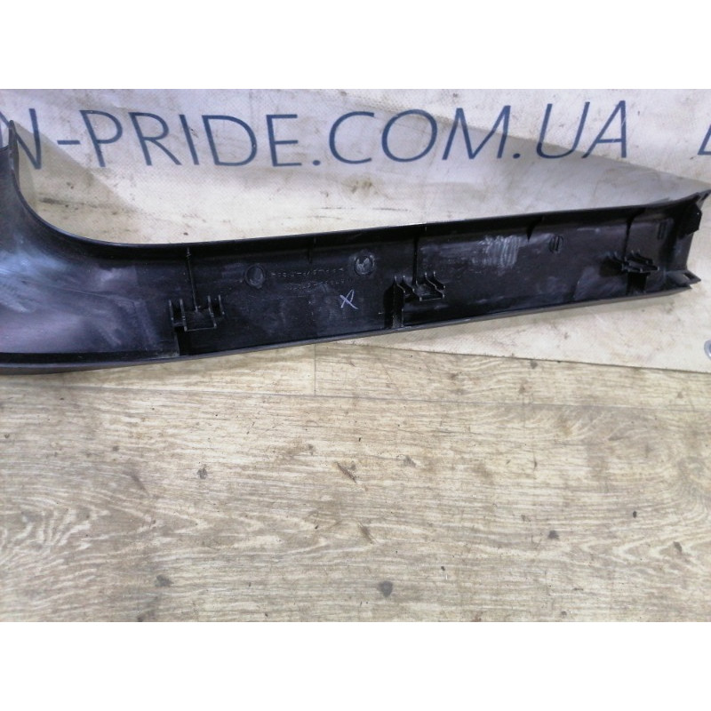 Обшивка крышки багажника (салон) Toyota Prius NHW20 6793847010C0