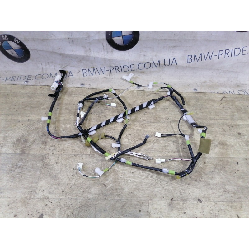 Проводка крышки багажника (электрика) Toyota Prius NHW20 8218547110