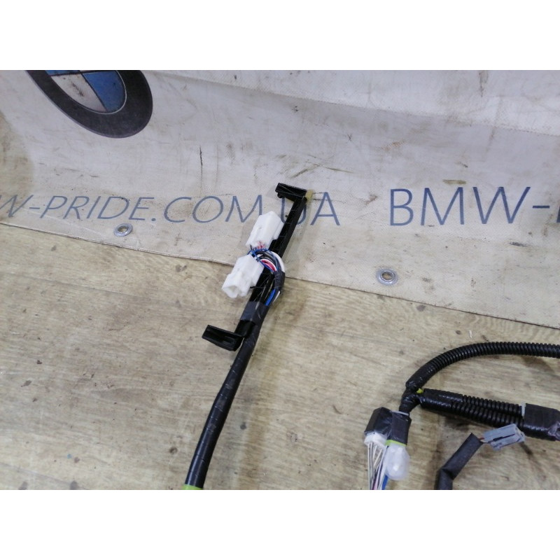Проводка крышки багажника (электрика) Toyota Prius NHW20 8218547110
