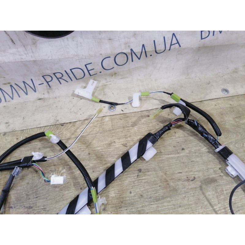 Проводка крышки багажника (электрика) Toyota Prius NHW20 8218547110