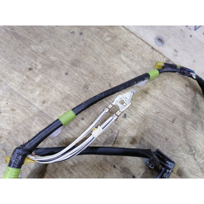 Проводка крышки багажника (электрика) Toyota Prius NHW20 8218547110