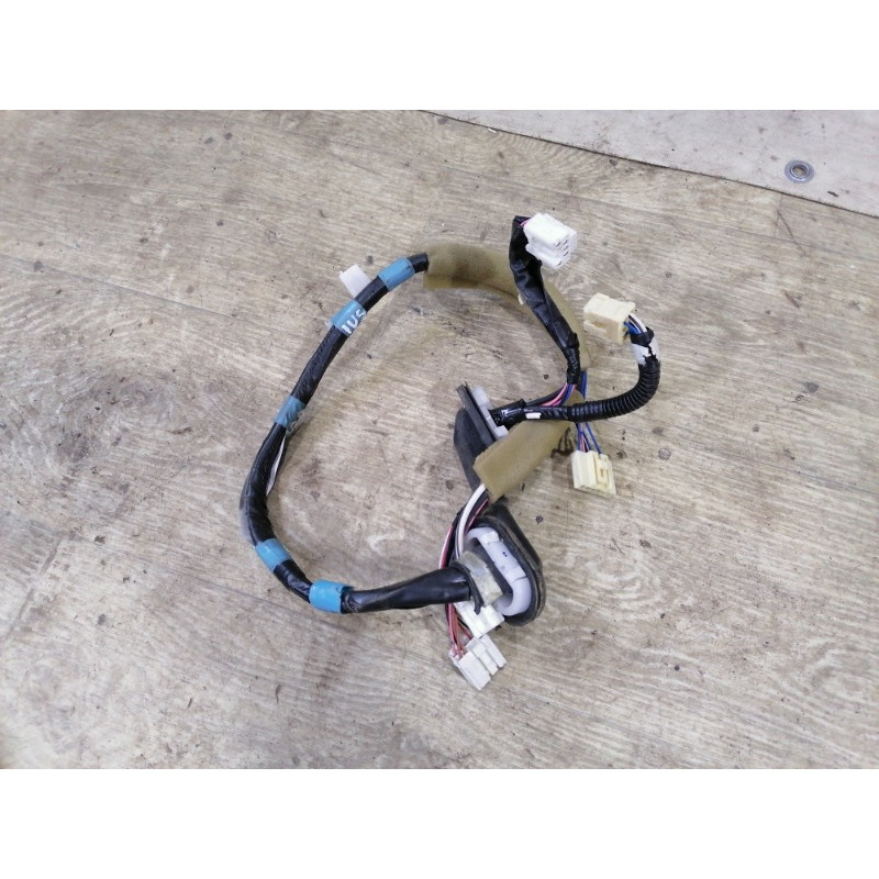 Проводка крышки багажника (электрика) Toyota Prius NHW20 8218447060