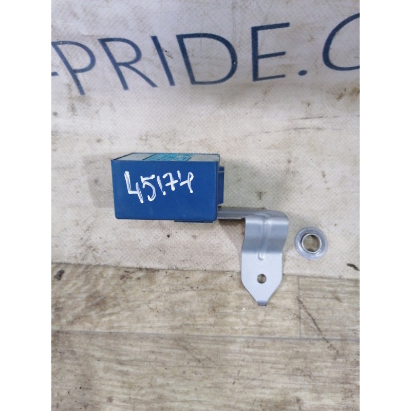 Реле дворников (электрика) Toyota Prius NHW20 8594047010