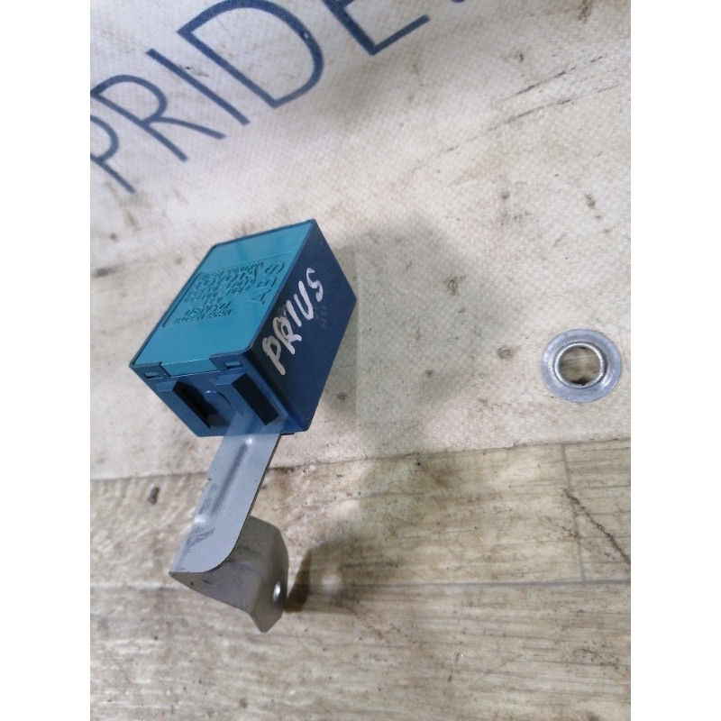 Реле дворников (электрика) Toyota Prius NHW20 8594047010