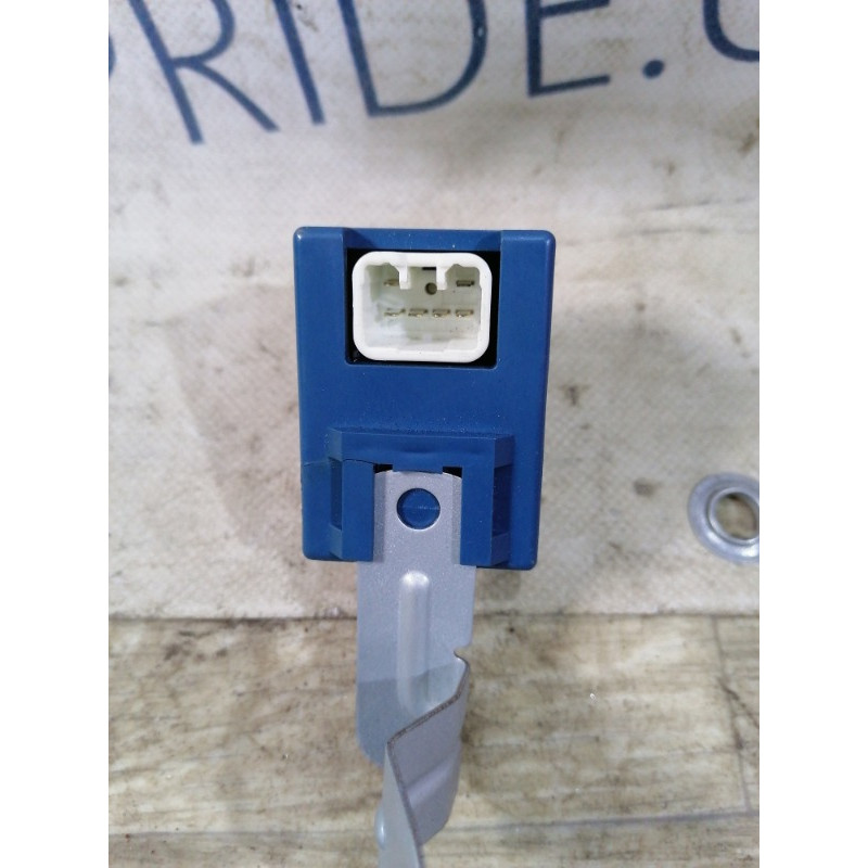Реле дворников (электрика) Toyota Prius NHW20 8594047010