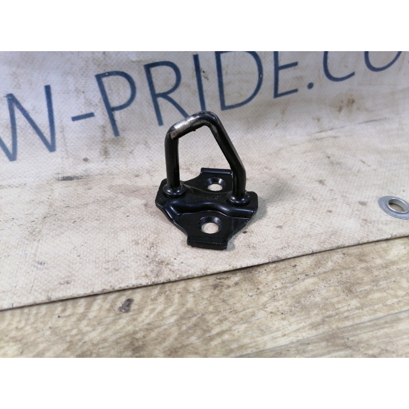 Петля багажника (кузов и элементы) Toyota Prius NHW20