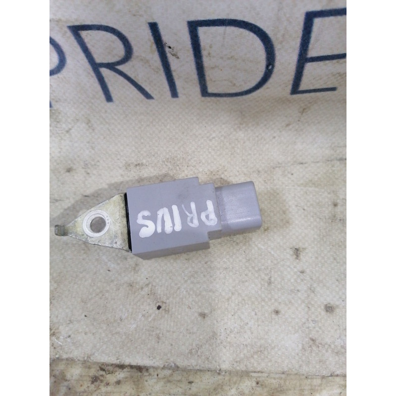 Конденсатор подавления радиопомех (электрика) Toyota Prius NHW20 9098004174