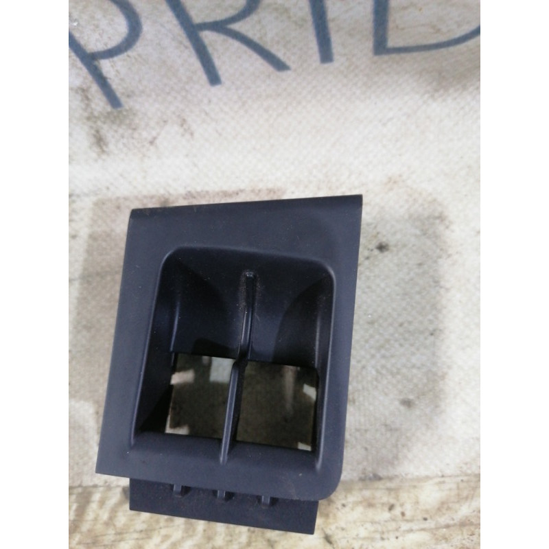 Накладка кнопок склопідйомника (салон) Volkswagen Golf 1K 2.5 1k3867375b