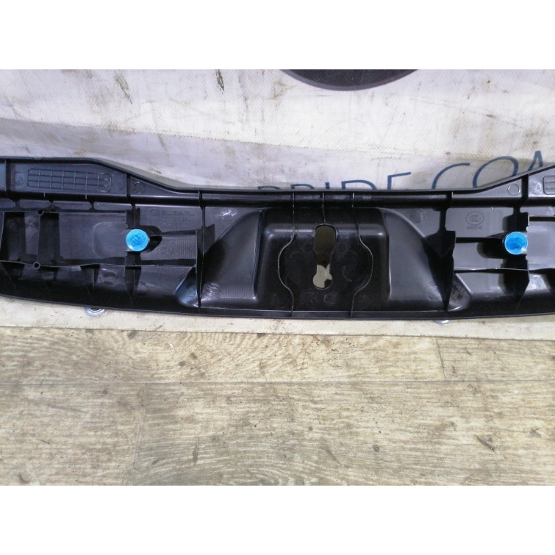 Накладка замка крышки багажника (салон) Subaru Forester SJ 2016 2.5 94026sg000