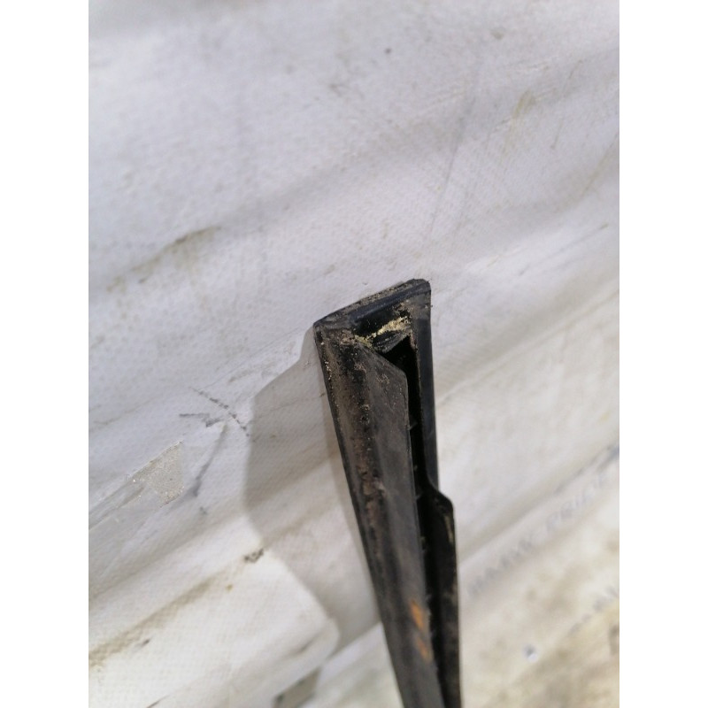 Молдинг лобового стекла (кузов и элементы) Jeep Compass MK49 2011 2.4 5182560ad