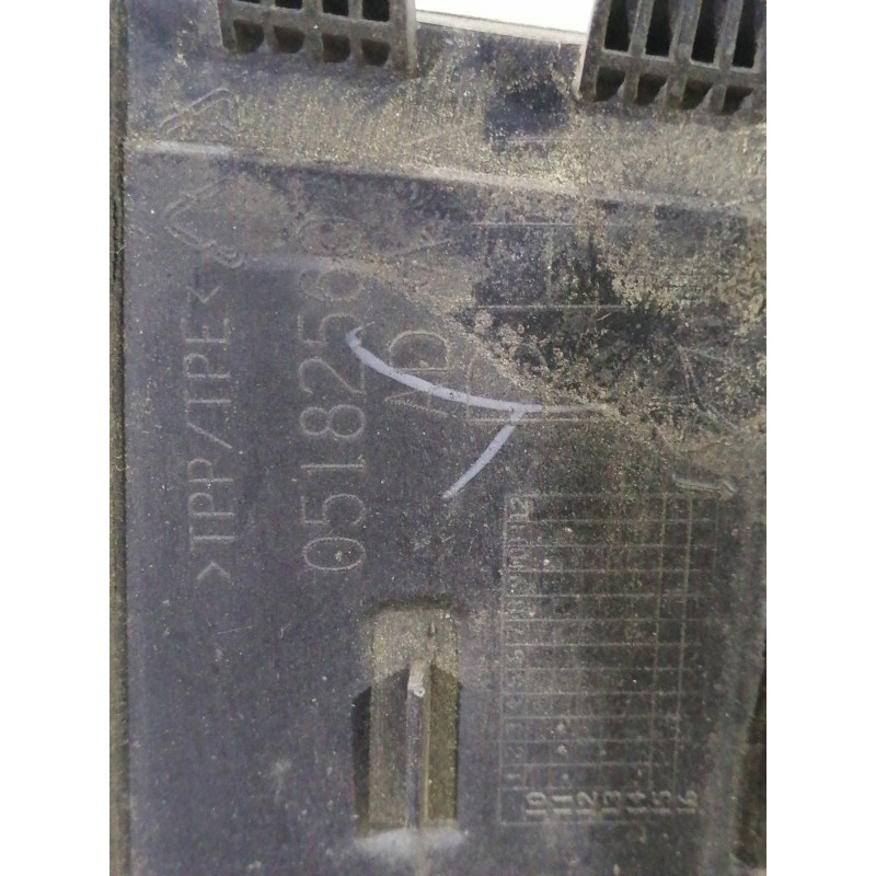 Молдинг лобового стекла (кузов и элементы) Jeep Compass MK49 2011 2.4 5182560ad