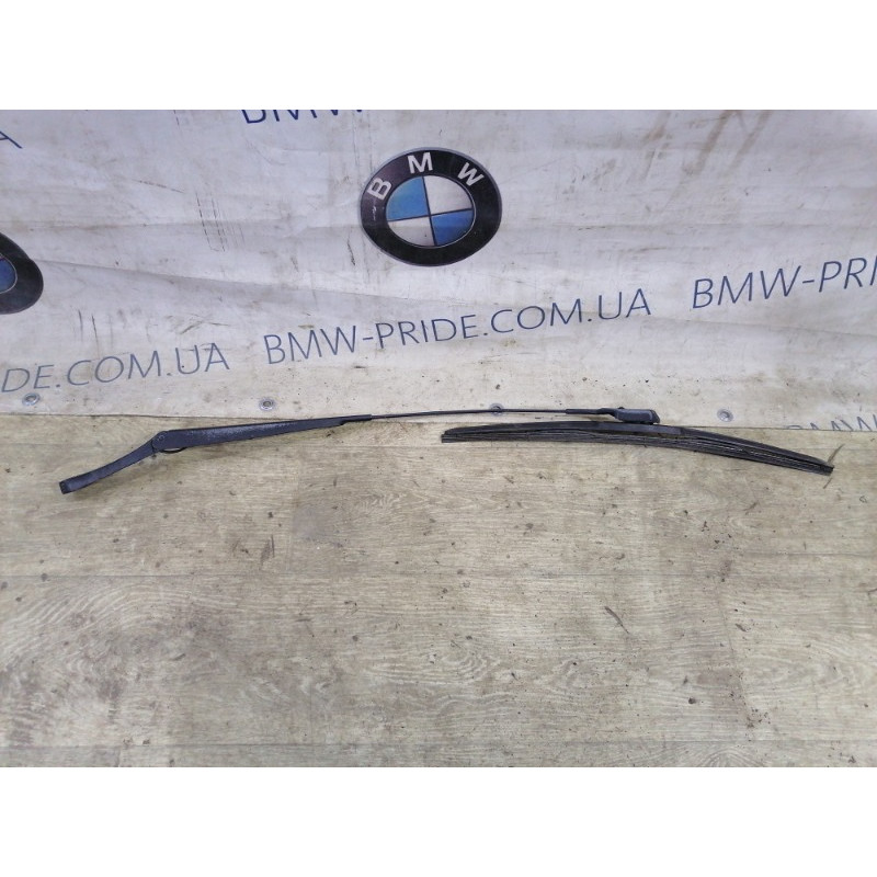 Поводок дворника (кузов и элементы) Volkswagen Golf 1K 2.5 1k5955410b